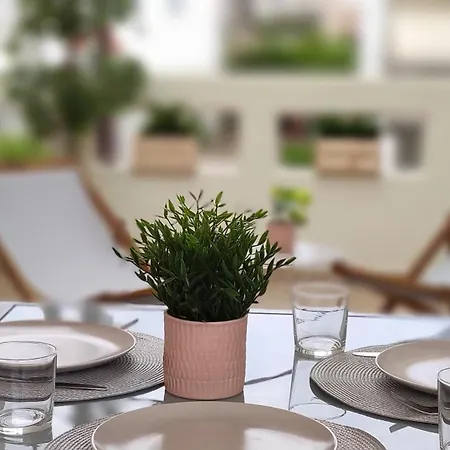 Irida Apartment *
